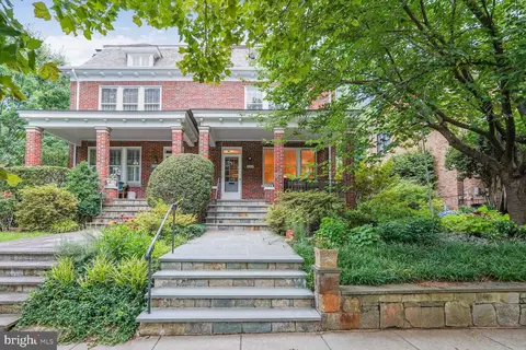 4302 37th St NW, Washington, DC 20008