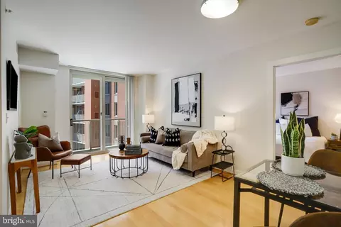 1000 New Jersey Ave SE #828, Washington, DC 20003
