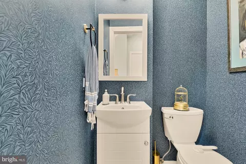 2363 Champlain St NW #26, Washington, DC 20009 photo 17