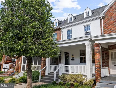 2305 39th St NW, Washington, DC 20007