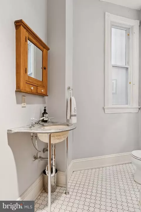 1406 12th St NW, Washington, DC 20005 photo 10