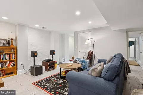 1406 12th St NW, Washington, DC 20005 photo 48