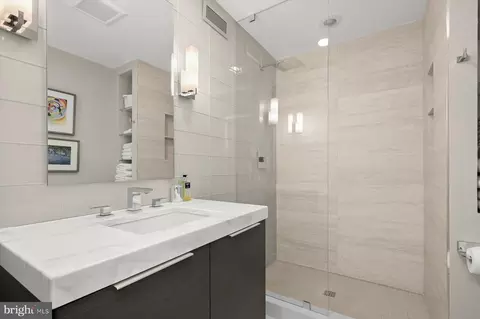 Bath - 3043 P St NW, Washington, DC 20007 photo 4 of 6