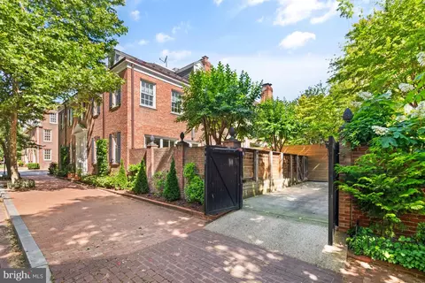 Exterior - 3043 P St NW, Washington, DC 20007 photo 3 of 3