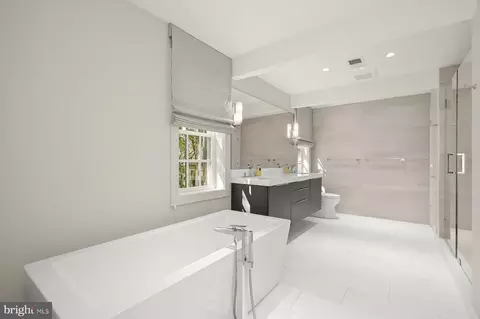 Bath - 3043 P St NW, Washington, DC 20007 photo 2 of 6