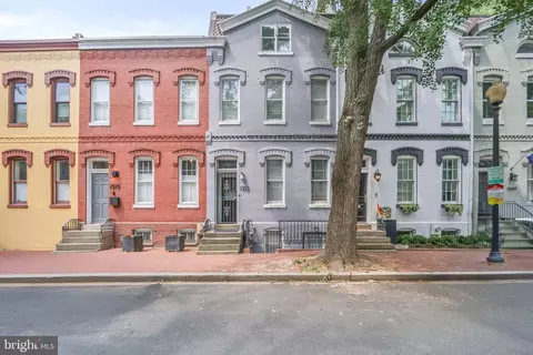 1513 Swann St NW, Washington, DC 20009