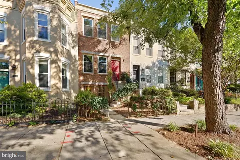 748 13th St SE, Washington, DC 20003