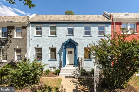 1254 Simms Pl NE, Washington, DC 20002