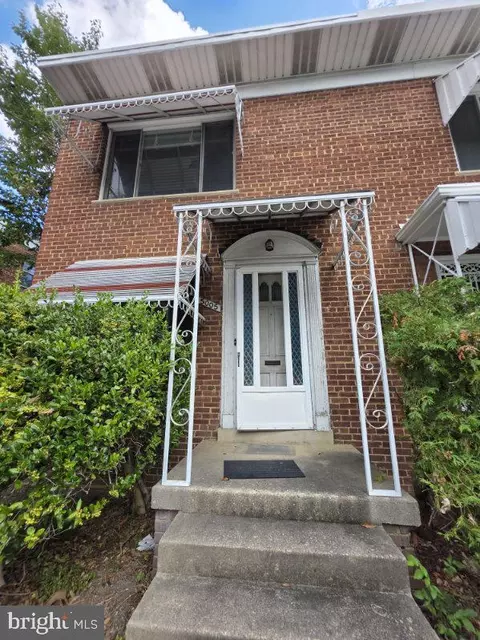 5005 Sargent Rd NE, Washington, DC 20017