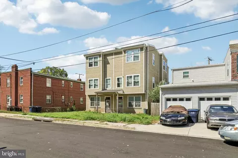 1058 44th St NE, Washington, DC 20019