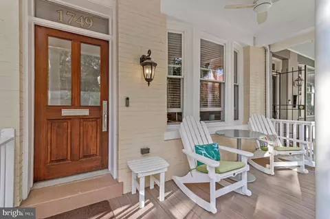 1749 Swann St NW, Washington, DC 20009 photo 4