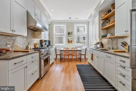 1749 Swann St NW, Washington, DC 20009 photo 15