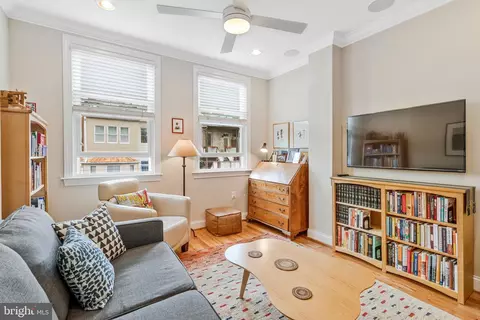 1749 Swann St NW, Washington, DC 20009 photo 30