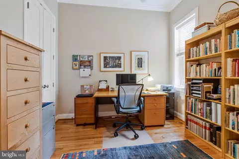 1749 Swann St NW, Washington, DC 20009 photo 26
