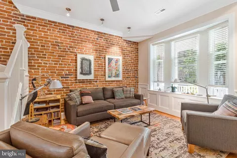 1749 Swann St NW, Washington, DC 20009 photo 8