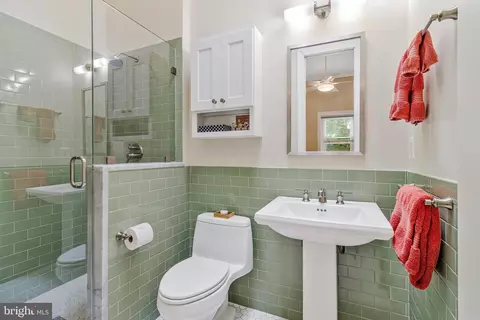 1749 Swann St NW, Washington, DC 20009 photo 23
