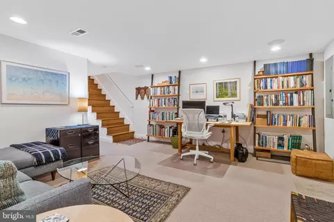 1749 Swann St NW, Washington, DC 20009 photo 36