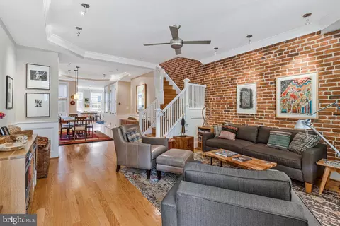 1749 Swann St NW, Washington, DC 20009 photo 6