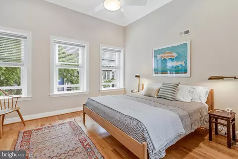 1749 Swann St NW, Washington, DC 20009 photo 19