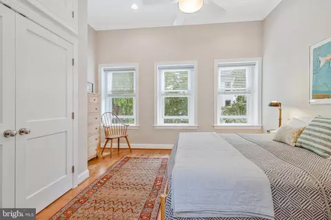1749 Swann St NW, Washington, DC 20009 photo 20