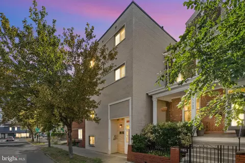 718 Park Rd NW #6, Washington, DC 20010