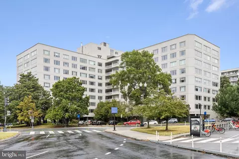 2475 Virginia Ave NW #828, Washington, DC 20037