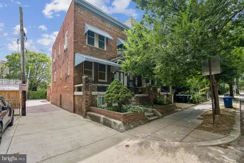 1002 Irving St NW, Washington, DC 20010