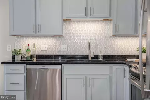1255 I St NE, Washington, DC 20002 photo 14