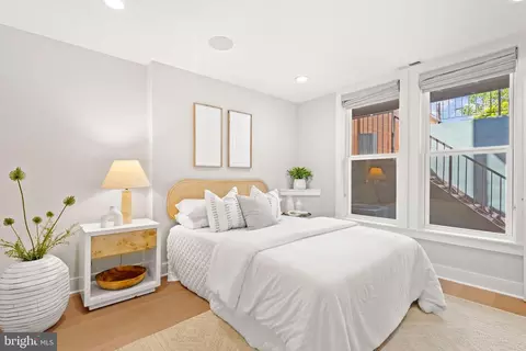 Bedroom - 910 9th St NE #1, Washington, DC 20002 photo 1 of 15