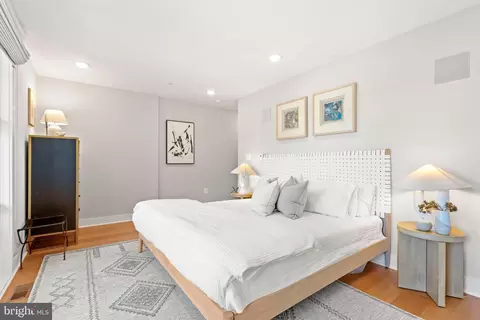 Bedroom - 910 9th St NE #1, Washington, DC 20002 photo 7 of 15