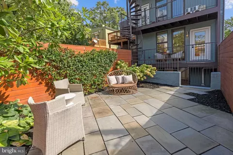 Exterior - 910 9th St NE #1, Washington, DC 20002 photo 9 of 15