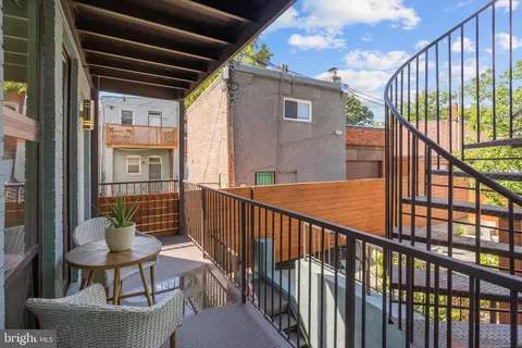 Exterior - 910 9th St NE #1, Washington, DC 20002 photo 3 of 15