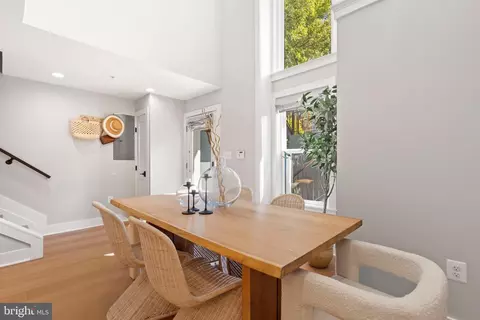Dining - 910 9th St NE #1, Washington, DC 20002 photo 3 of 3