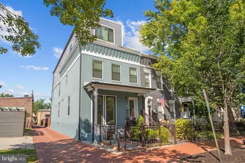 Exterior - 910 9th St NE #1, Washington, DC 20002 photo 1 of 15