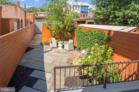 Exterior - 910 9th St NE #1, Washington, DC 20002 photo 5 of 15