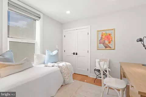 Bedroom - 910 9th St NE #1, Washington, DC 20002 photo 10 of 15