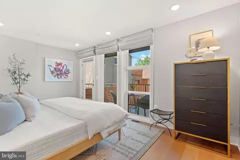 Bedroom - 910 9th St NE #1, Washington, DC 20002 photo 8 of 15