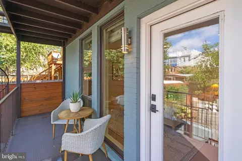 Exterior - 910 9th St NE #1, Washington, DC 20002 photo 2 of 15