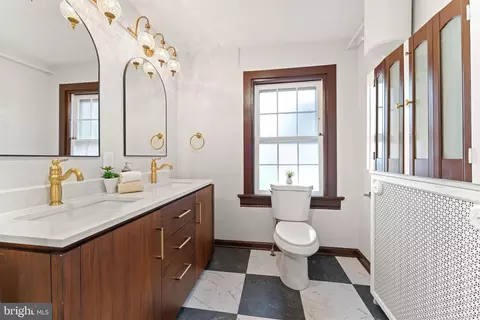 Bath - 307 4th St NE, Washington, DC 20002 photo 2 of 8