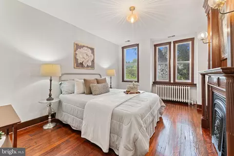 Bedroom - 307 4th St NE, Washington, DC 20002 photo 1 of 3