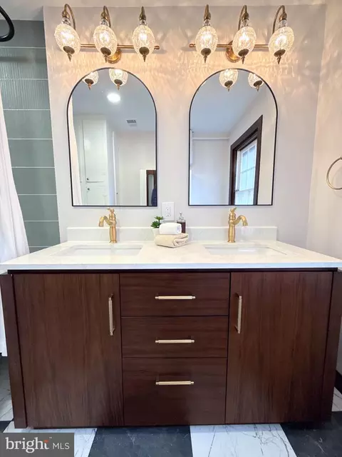 Bath - 307 4th St NE, Washington, DC 20002 photo 4 of 8