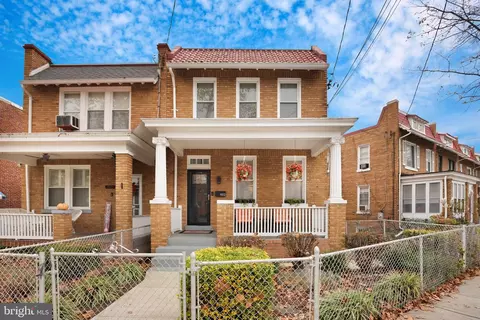 1922 Q St SE, Washington, DC 20020