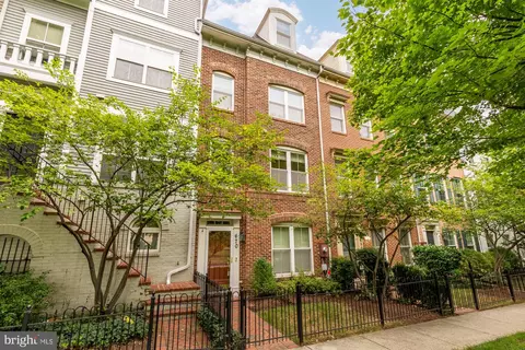 670 9th St SW, Washington, DC 20024