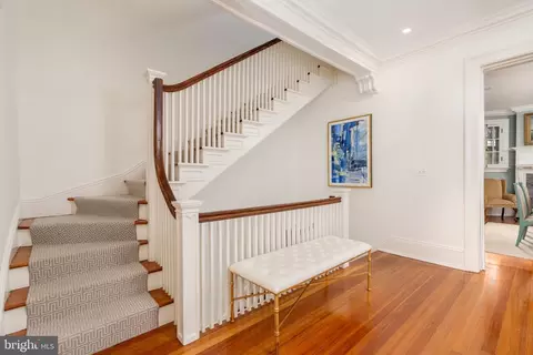 Entry Way - 2131 Bancroft Pl NW, Washington, DC 20008 photo 7 of 11