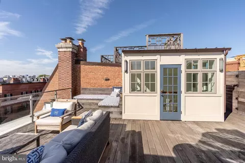 Exterior - 2131 Bancroft Pl NW, Washington, DC 20008 photo 5 of 10