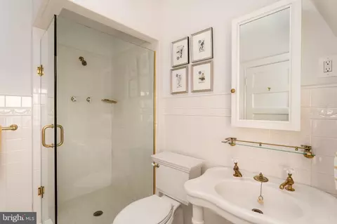 Bath - 2131 Bancroft Pl NW, Washington, DC 20008 photo 4 of 5
