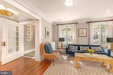 Entry Way - 2131 Bancroft Pl NW, Washington, DC 20008 photo 3 of 11