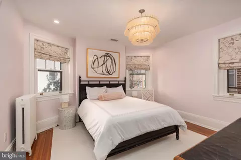 Bedroom - 2131 Bancroft Pl NW, Washington, DC 20008 photo 6 of 7