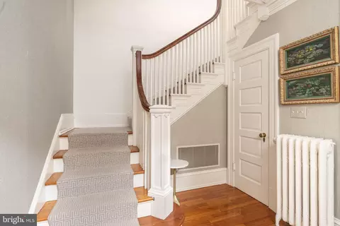 Entry Way - 2131 Bancroft Pl NW, Washington, DC 20008 photo 6 of 11
