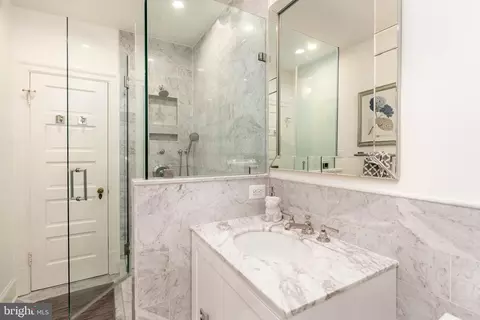 Bath - 2131 Bancroft Pl NW, Washington, DC 20008 photo 5 of 5